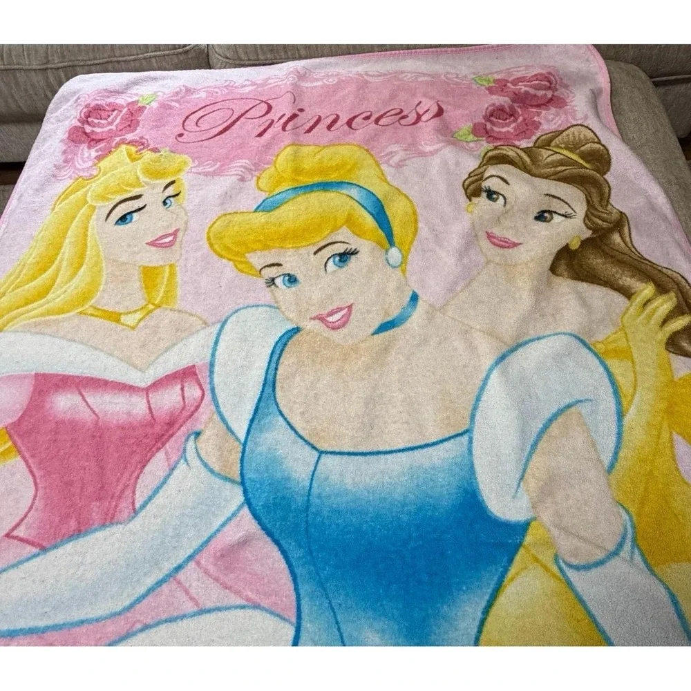 Vintage Disney Princess Fleece Throw Blanket Cinderella Belle Aurora Pink 45x60